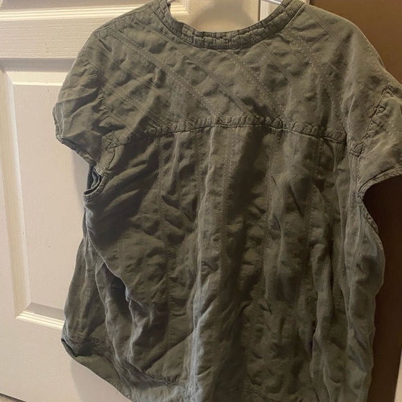 Green Shirt - Picture 2 of 4